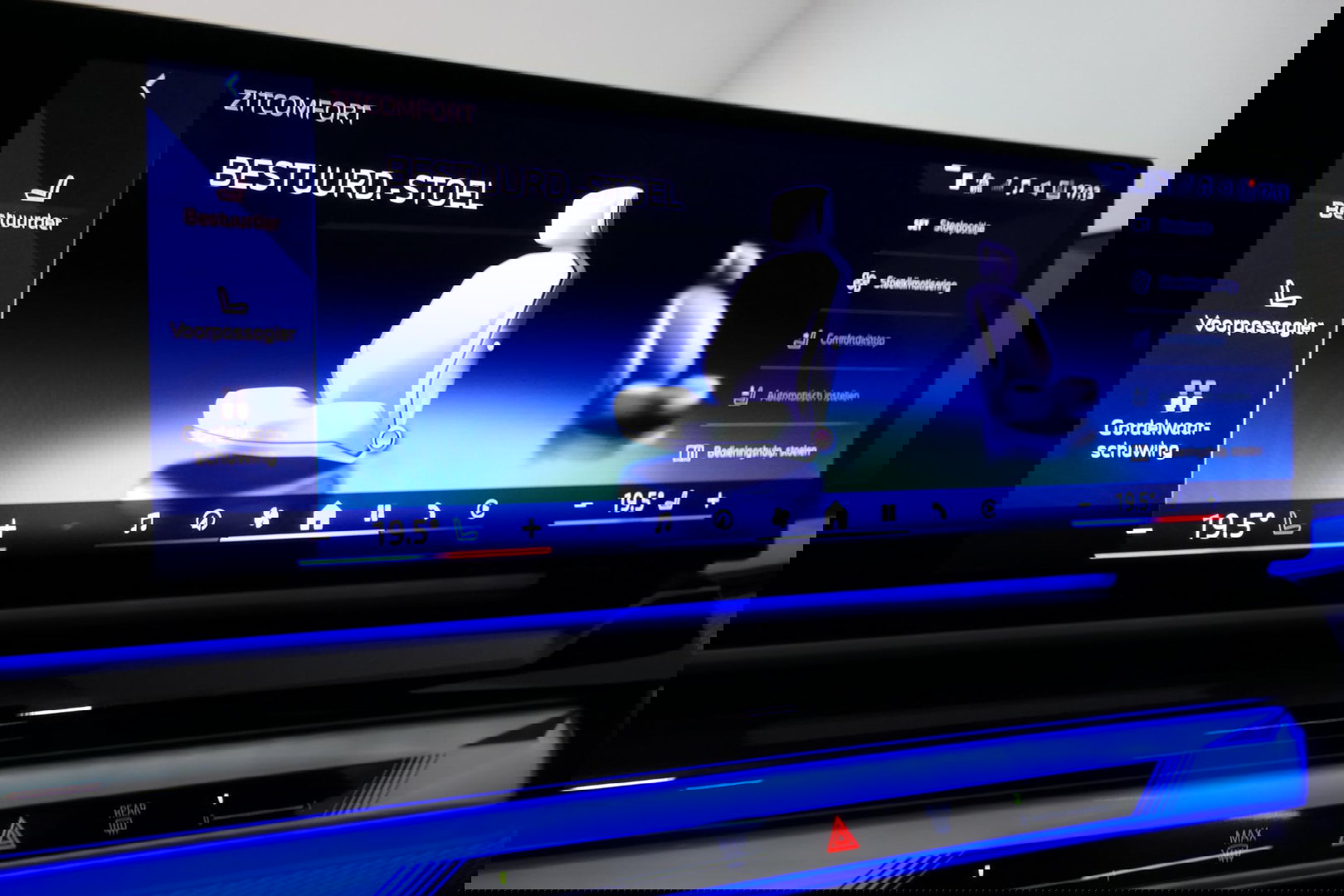 BMW 5 Serie 530e M Sport Edition / M5 Look / M Sport Bodykit / Panoramadak / Stoelkoeling & -verwarming / Iconic Glow / Harman Kardon / Elektr. verstelbare voorstoelen (links memory) / HUD / Rondomzichtcamera / Apple Carplay - Android Auto / Achterbank verwarming / D