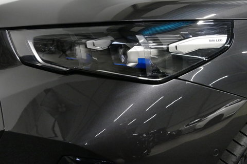 BMW 5 Serie 530e M Sport Edition / M5 Look / M Sport Bodykit / Panoramadak / Stoelkoeling & -verwarming / Iconic Glow / Harman Kardon / Elektr. verstelbare voorstoelen (links memory) / HUD / Rondomzichtcamera / Apple Carplay - Android Auto / Achterbank verwarming / D