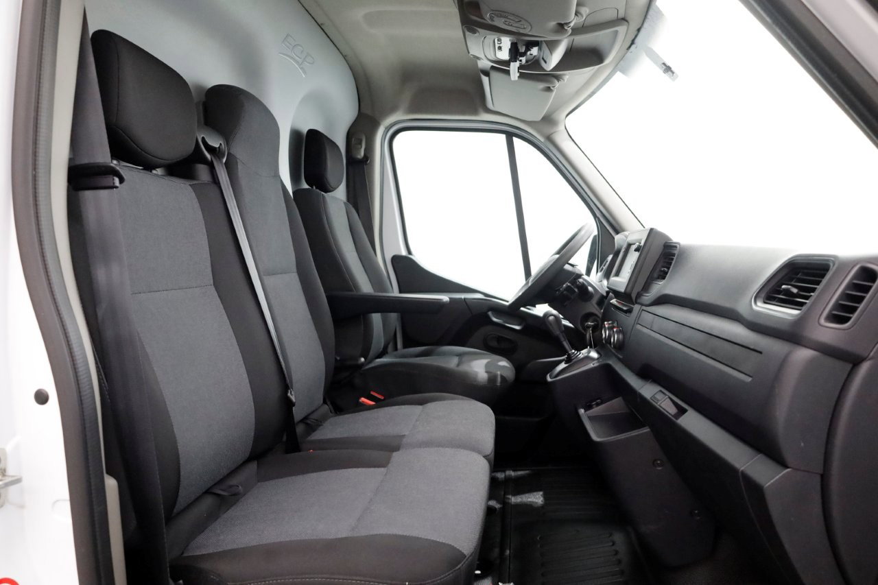 Nissan NV400