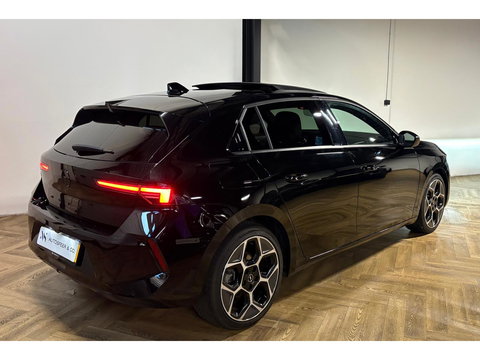 Opel Astra 1.2 Turbo Ultimate PANO KEYLESS 360