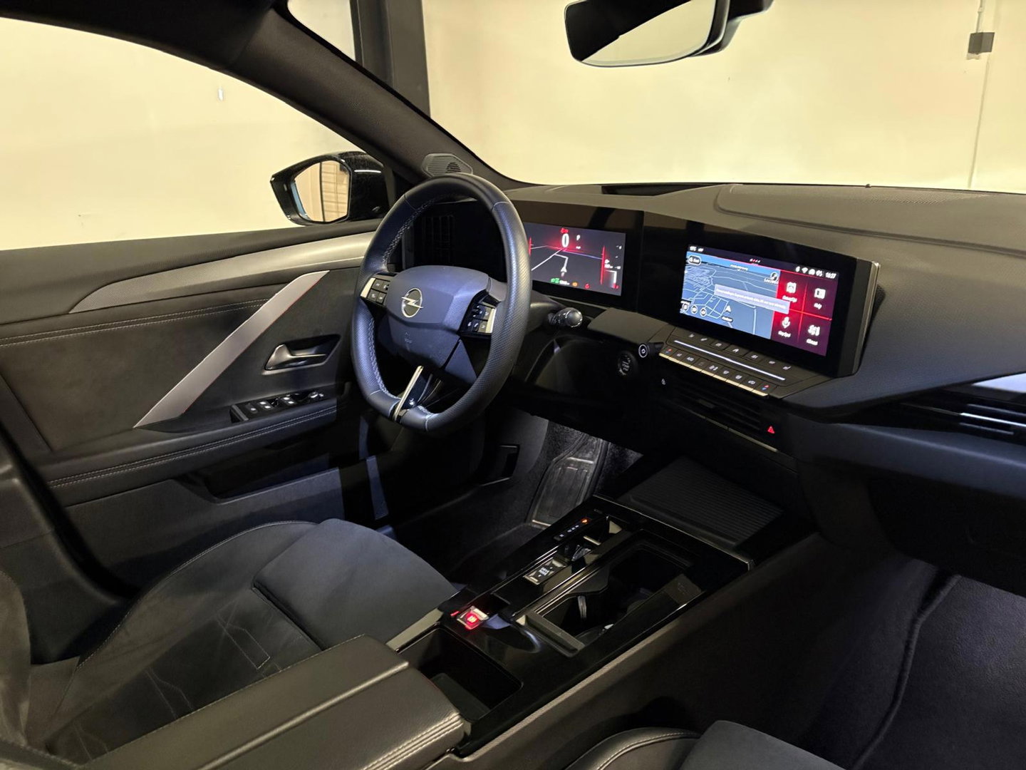 Opel Astra 1.2 Turbo Ultimate PANO KEYLESS 360