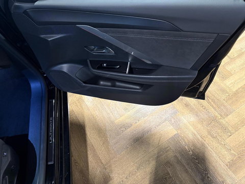 Opel Astra 1.2 Turbo Ultimate PANO KEYLESS 360