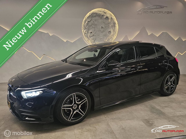 Mercedes-Benz A-Klasse - 200 AMG LINE Panorama/Night/Sfeer/Widescreen/Camera