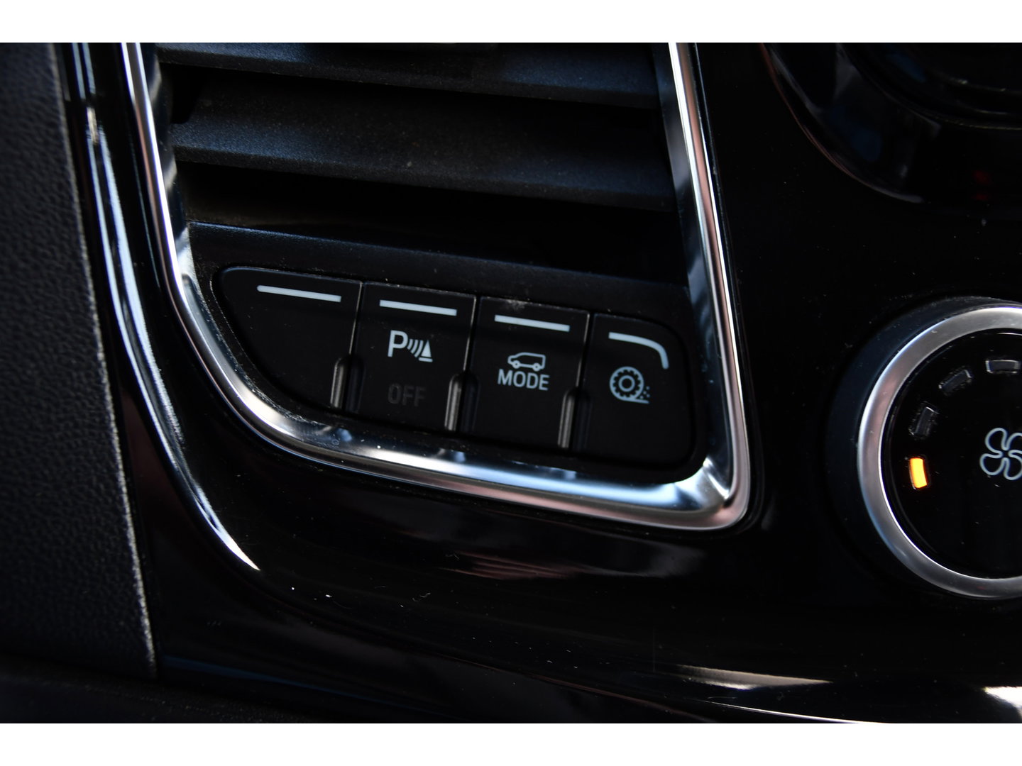 Ford Transit Custom 300 2.0 TDCI L2H1 Limited DC Adaptieve Cruise, Camera, Xenon, Leder, 170pk, Stoelverwarming, Multimedia, 2 x Schuifdeur, Uniek!