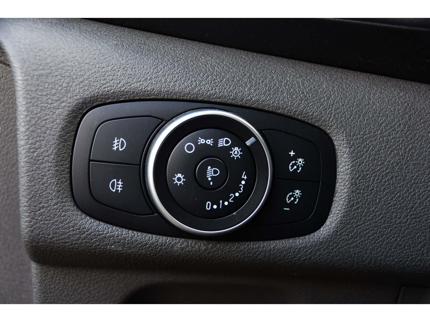 Ford Transit Custom 300 2.0 TDCI L2H1 Limited DC Adaptieve Cruise, Camera, Xenon, Leder, 170pk, Stoelverwarming, Multimedia, 2 x Schuifdeur, Uniek!