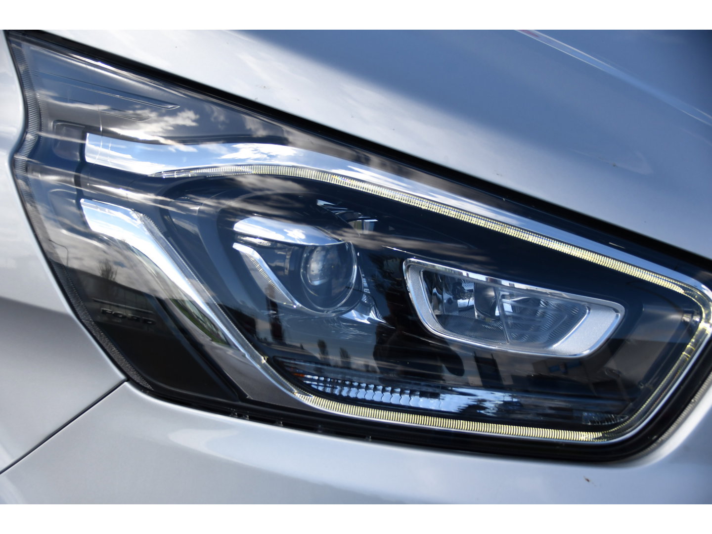 Ford Transit Custom 300 2.0 TDCI L2H1 Limited DC Adaptieve Cruise, Camera, Xenon, Leder, 170pk, Stoelverwarming, Multimedia, 2 x Schuifdeur, Uniek!