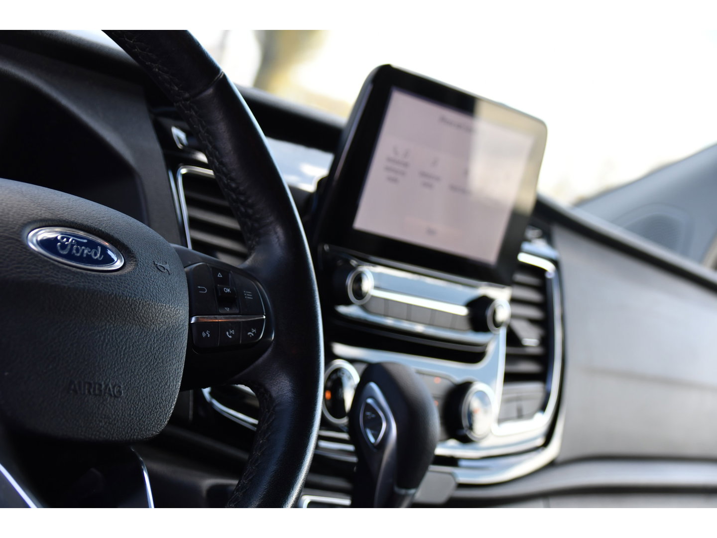 Ford Transit Custom 300 2.0 TDCI L2H1 Limited DC Adaptieve Cruise, Camera, Xenon, Leder, 170pk, Stoelverwarming, Multimedia, 2 x Schuifdeur, Uniek!