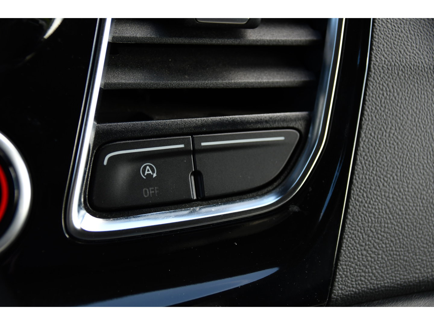 Ford Transit Custom 300 2.0 TDCI L2H1 Limited DC Adaptieve Cruise, Camera, Xenon, Leder, 170pk, Stoelverwarming, Multimedia, 2 x Schuifdeur, Uniek!