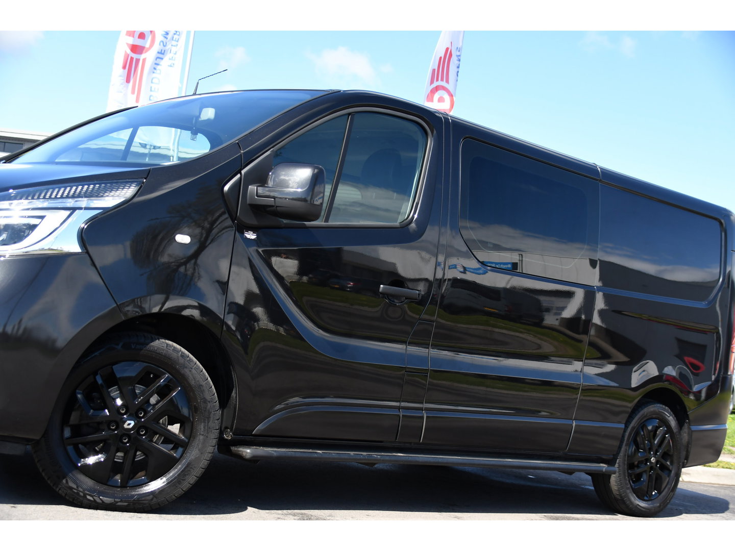 Renault Trafic 2.0 dCi 170 T29 L2H1 DC Luxe Black Edition Camera, Cruise, Carplay, 170pk, Automaat, LED, Multimedia, Clima, NAVI, Uniek!