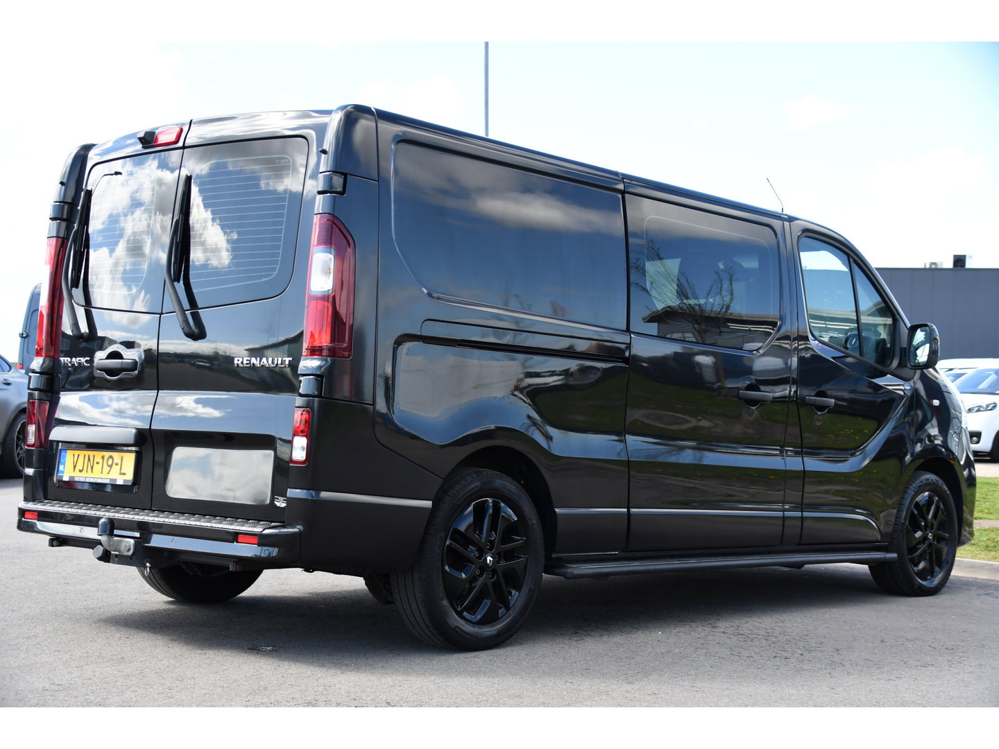 Renault Trafic 2.0 dCi 170 T29 L2H1 DC Luxe Black Edition Camera, Cruise, Carplay, 170pk, Automaat, LED, Multimedia, Clima, NAVI, Uniek!
