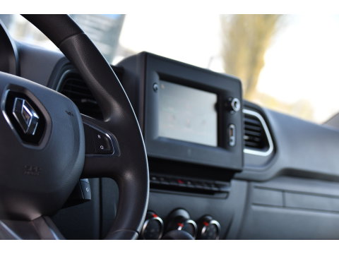 Renault Master T35 2.3 dCi 150 L2H2 PB Edition Camera, Cruise, Carplay, LED, Trekhaak, Automaat, 150pk, Sensoren, NAVI, Uniek!