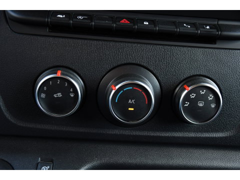Renault Master T35 2.3 dCi 150 L2H2 PB Edition Camera, Cruise, Carplay, LED, Trekhaak, Automaat, 150pk, Sensoren, NAVI, Uniek!