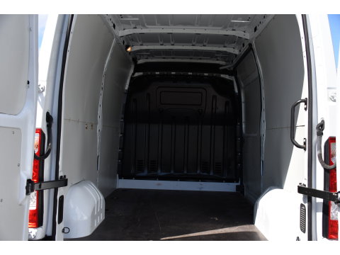 Renault Master T35 2.3 dCi 150 L2H2 PB Edition Camera, Cruise, Carplay, LED, Trekhaak, Automaat, 150pk, Sensoren, NAVI, Uniek!