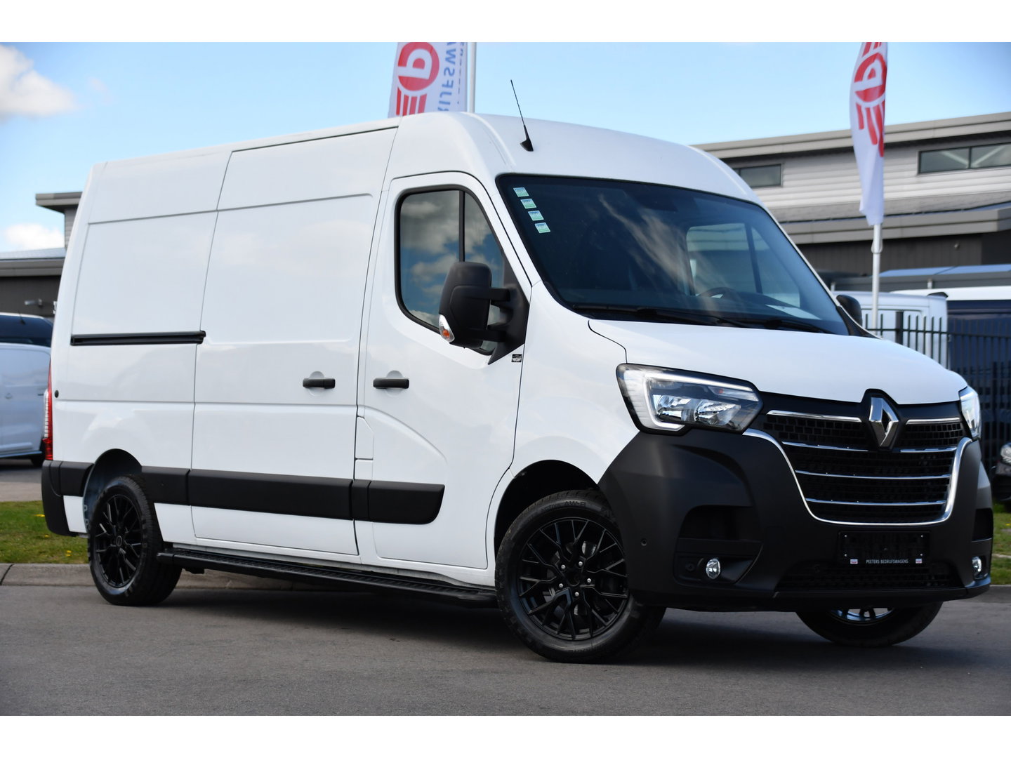 Renault Master T35 2.3 dCi 150 L2H2 PB Edition Camera, Cruise, Carplay, LED, Trekhaak, Automaat, 150pk, Sensoren, NAVI, Uniek!