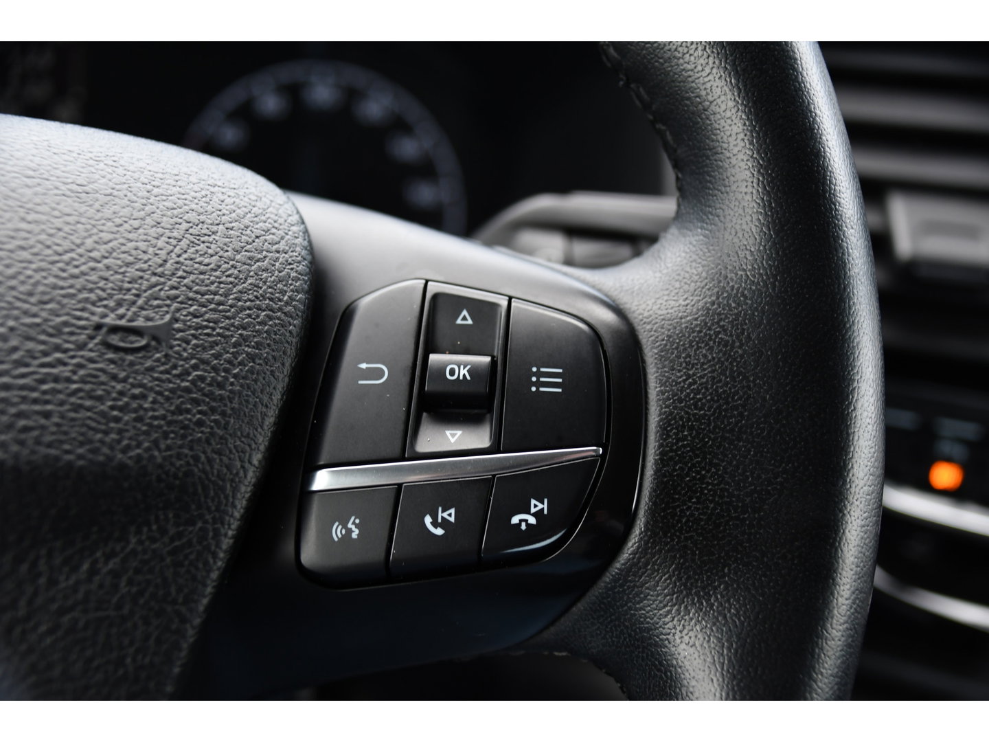 Ford Transit Custom 290 2.0 TDCI L1H1 Sport Camera, Cruise, LED, Leder, Stoelverwarming, 170pk, Automaat, Trekhaak, Voorruit verwarming, Uniek!