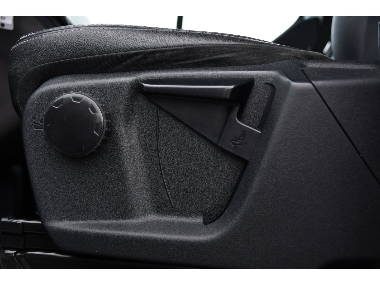 Ford Transit Custom 290 2.0 TDCI L1H1 Sport Camera, Cruise, LED, Leder, Stoelverwarming, 170pk, Automaat, Trekhaak, Voorruit verwarming, Uniek!