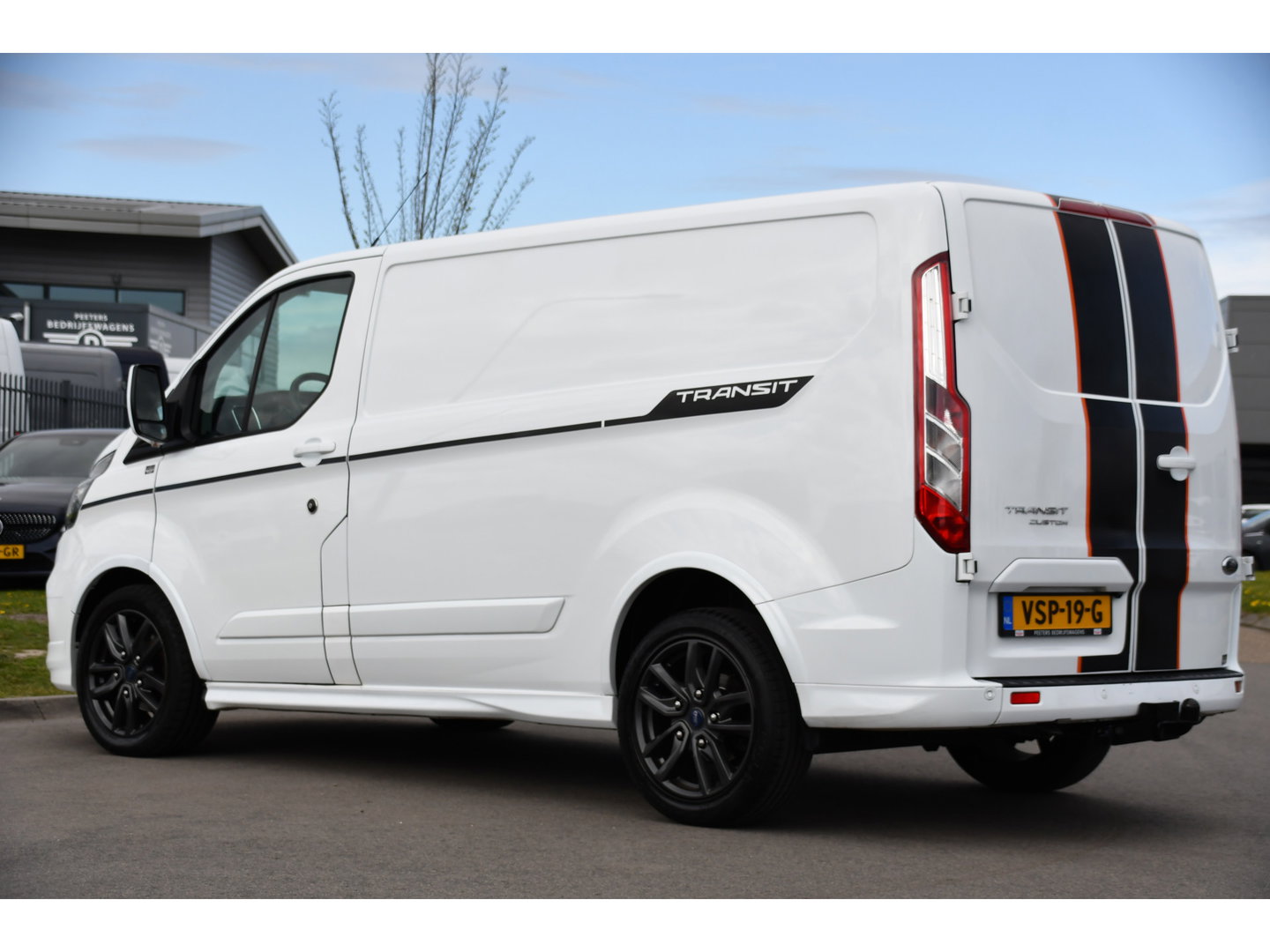 Ford Transit Custom 290 2.0 TDCI L1H1 Sport Camera, Cruise, LED, Leder, Stoelverwarming, 170pk, Automaat, Trekhaak, Voorruit verwarming, Uniek!