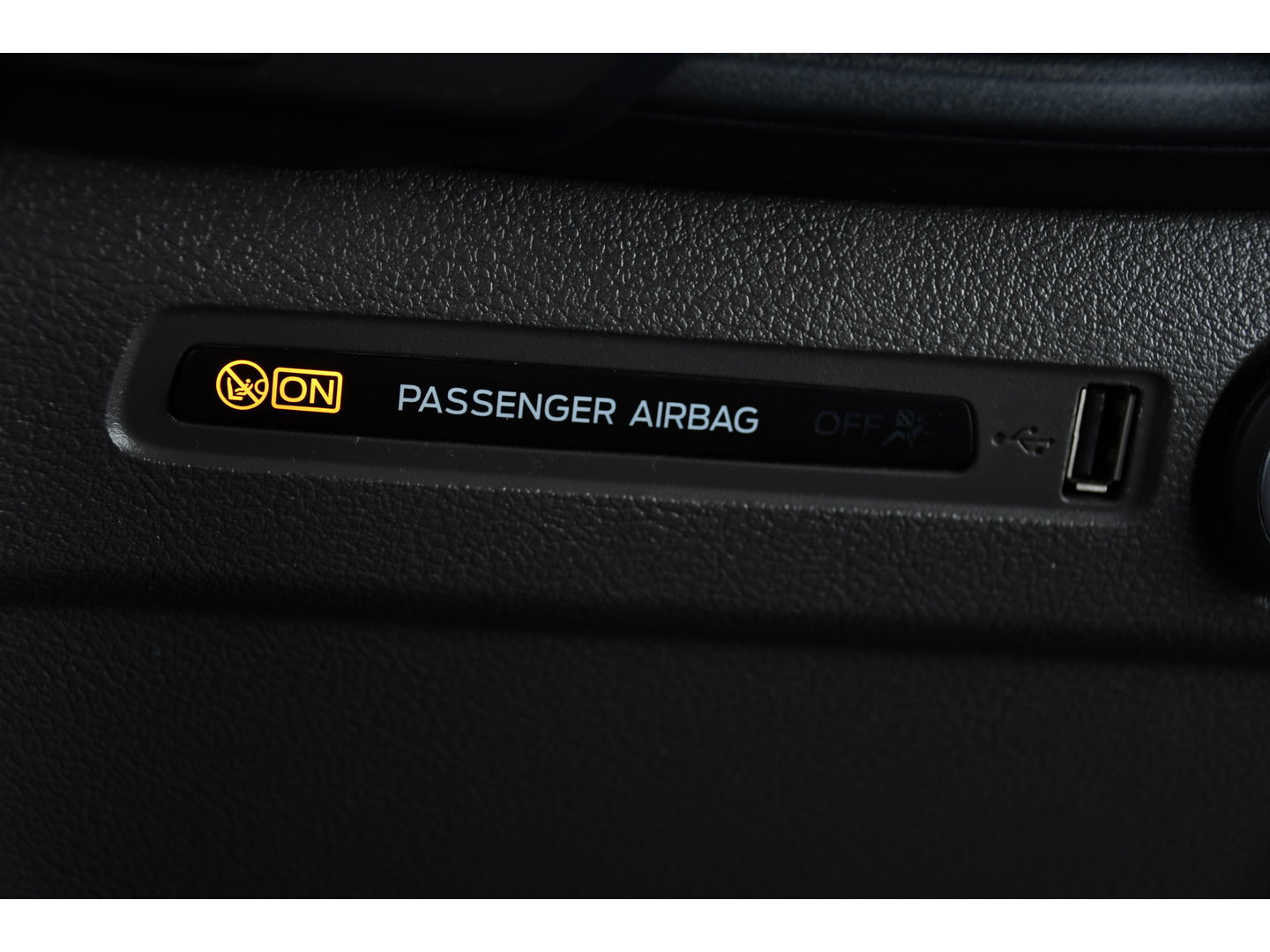 Ford Transit Custom 290 2.0 TDCI L1H1 Sport Camera, Cruise, LED, Leder, Stoelverwarming, 170pk, Automaat, Trekhaak, Voorruit verwarming, Uniek!