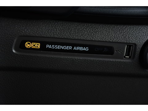 Ford Transit Custom 290 2.0 TDCI L1H1 Sport Camera, Cruise, LED, Leder, Stoelverwarming, 170pk, Automaat, Trekhaak, Voorruit verwarming, Uniek!