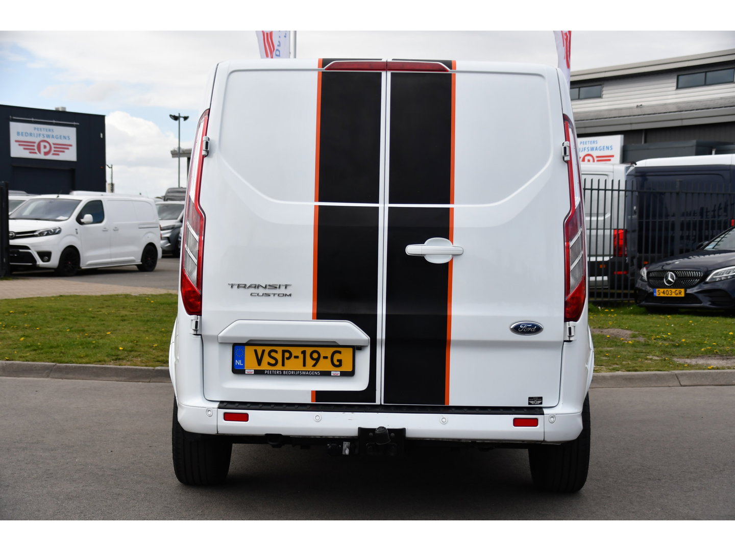 Ford Transit Custom 290 2.0 TDCI L1H1 Sport Camera, Cruise, LED, Leder, Stoelverwarming, 170pk, Automaat, Trekhaak, Voorruit verwarming, Uniek!