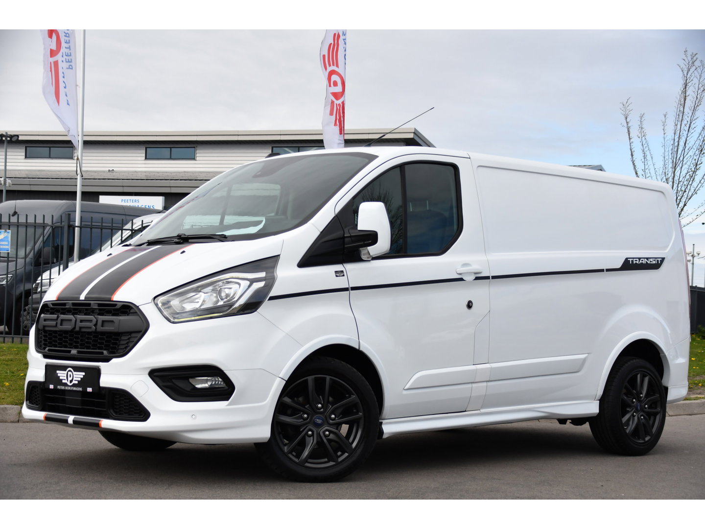 Ford Transit Custom 290 2.0 TDCI L1H1 Sport Camera, Cruise, LED, Leder, Stoelverwarming, 170pk, Automaat, Trekhaak, Voorruit verwarming, Uniek!