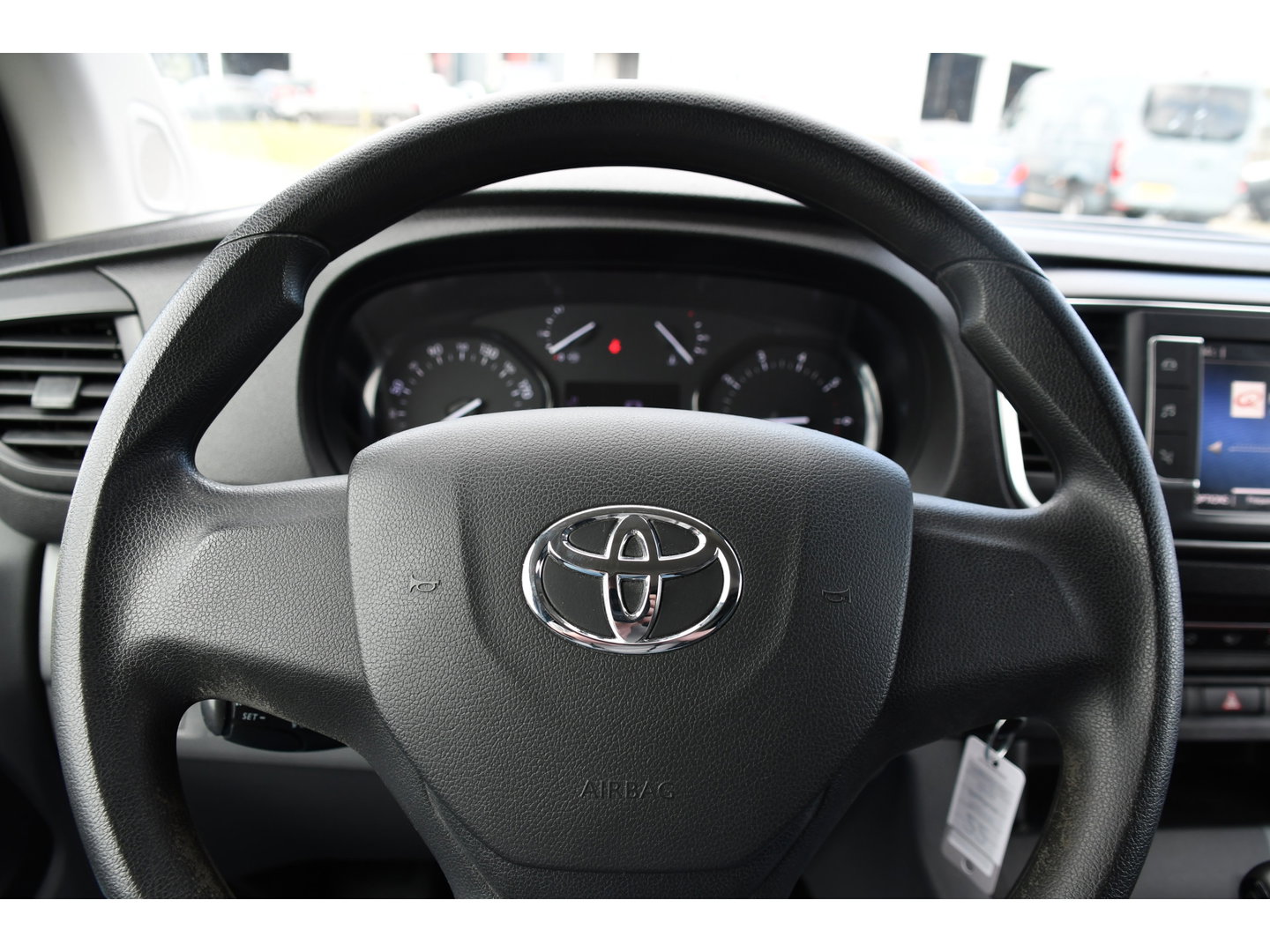 Toyota ProAce Worker 2.0 L3 D-4D PB Edition Cruise, Sensoren, Carplay, Trekhaak, 122pk, Airco, Multimedia, Leder, Uniek!