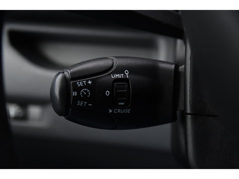 Toyota ProAce Worker 2.0 L3 D-4D PB Edition Cruise, Sensoren, Carplay, Trekhaak, 122pk, Airco, Multimedia, Leder, Uniek!