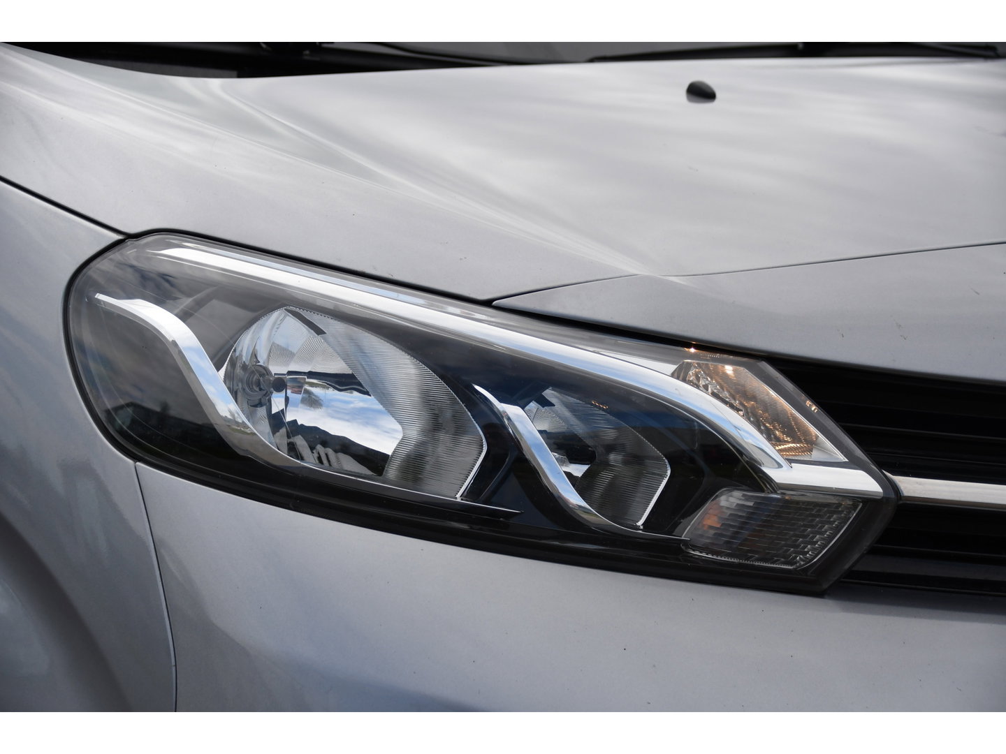 Toyota ProAce Worker 2.0 L3 D-4D PB Edition Cruise, Sensoren, Carplay, Trekhaak, 122pk, Airco, Multimedia, Leder, Uniek!