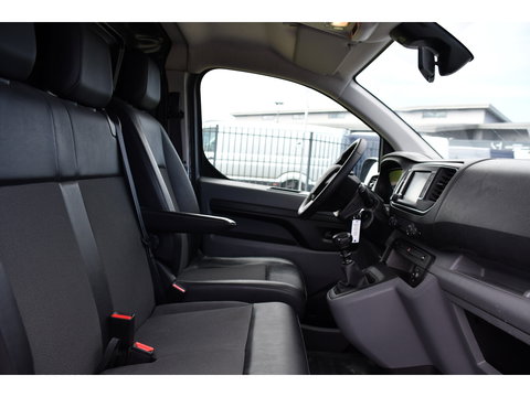 Toyota ProAce Worker 2.0 L3 D-4D PB Edition Cruise, Sensoren, Carplay, Trekhaak, 122pk, Airco, Multimedia, Leder, Uniek!