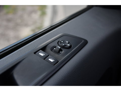 Toyota ProAce Worker 2.0 L3 D-4D PB Edition Cruise, Sensoren, Carplay, Trekhaak, 122pk, Airco, Multimedia, Leder, Uniek!