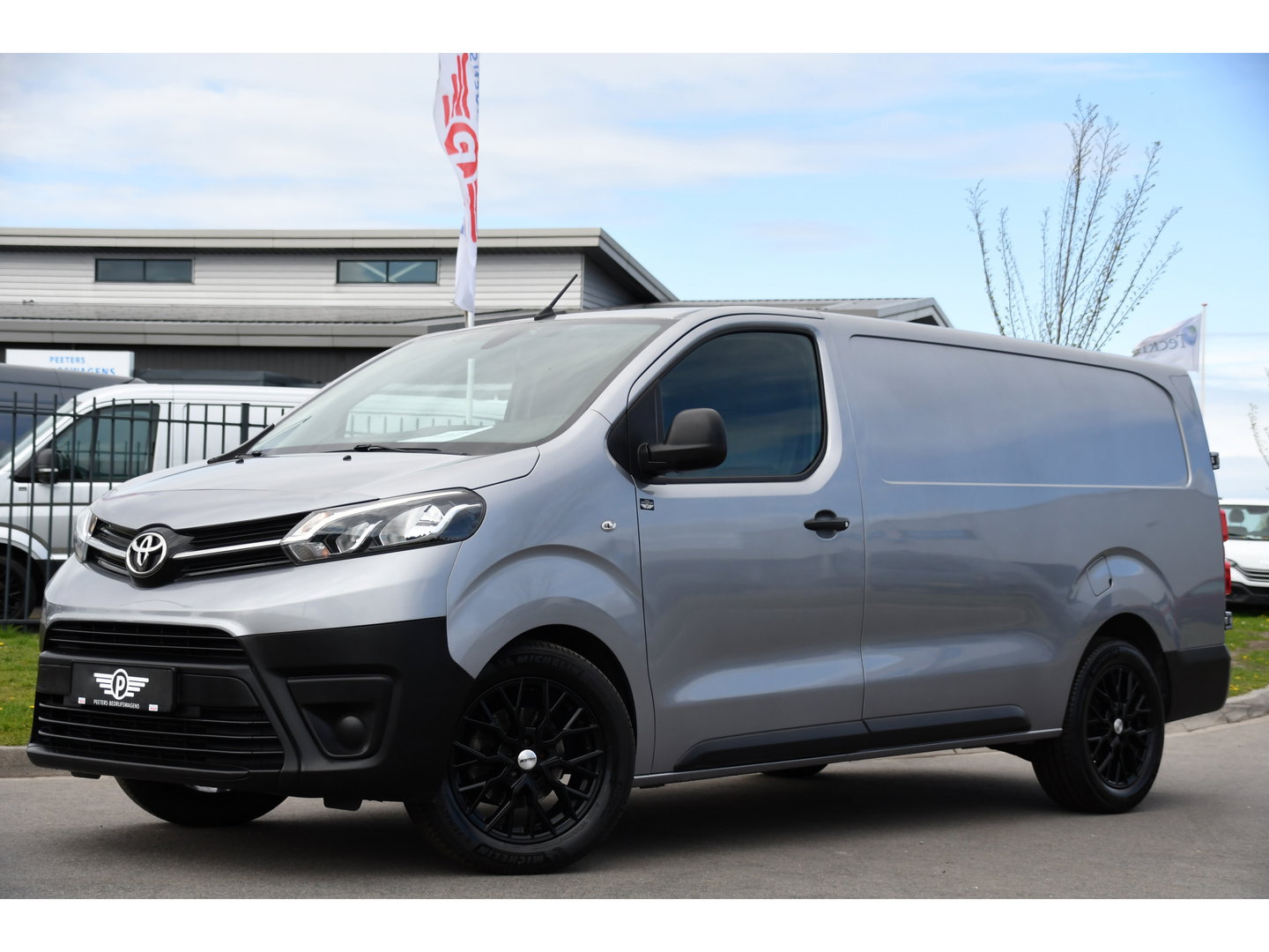 Toyota ProAce Worker 2.0 L3 D-4D PB Edition Cruise, Sensoren, Carplay, Trekhaak, 122pk, Airco, Multimedia, Leder, Uniek!