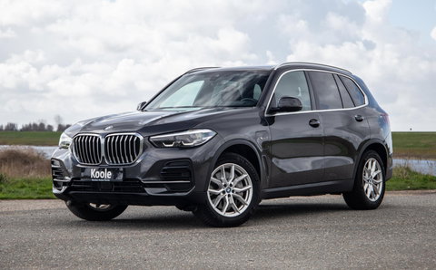 BMW X5 xDrive45e High Executive CARPLAY / CAMERA / DEALER ONDERHOUDEN / BRUIN LEER / STOELVERWARMING