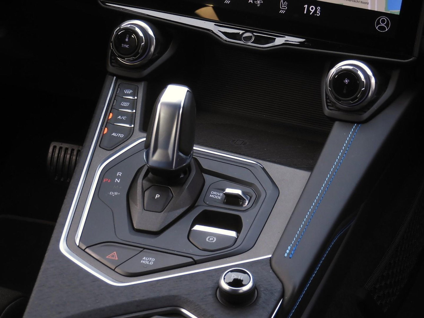 Lynk & Co 01 PHEV/ 360°CAMERA/ TREKHAAK/ PANORAMADAK/ SFEERVERLICHTING