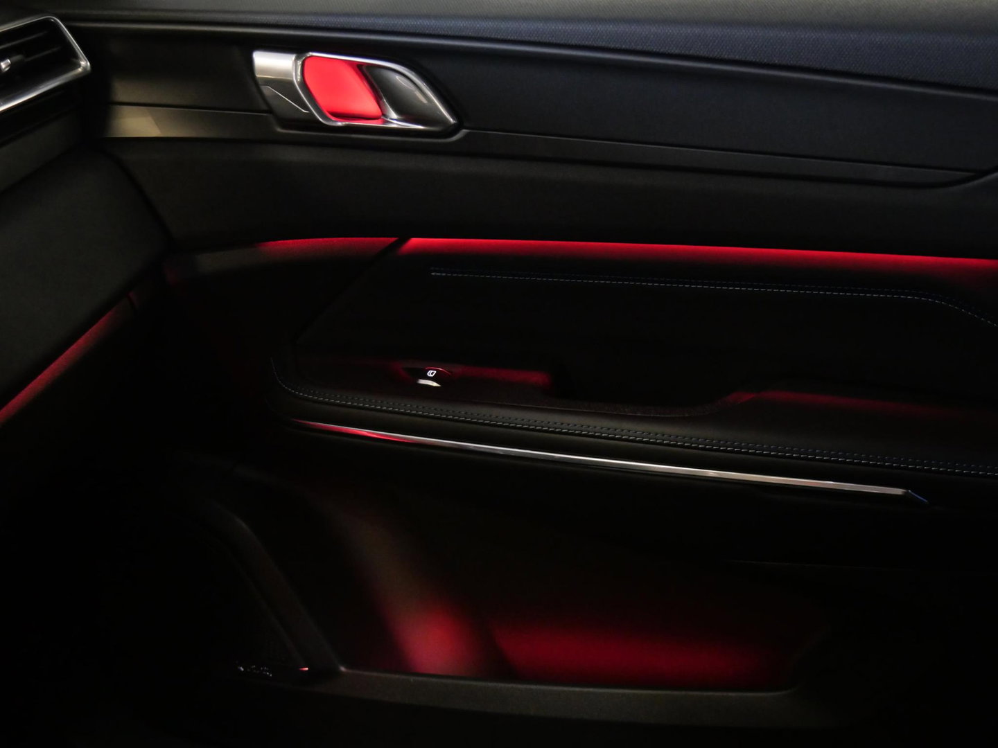 Lynk & Co 01 PHEV/ 360°CAMERA/ TREKHAAK/ PANORAMADAK/ SFEERVERLICHTING