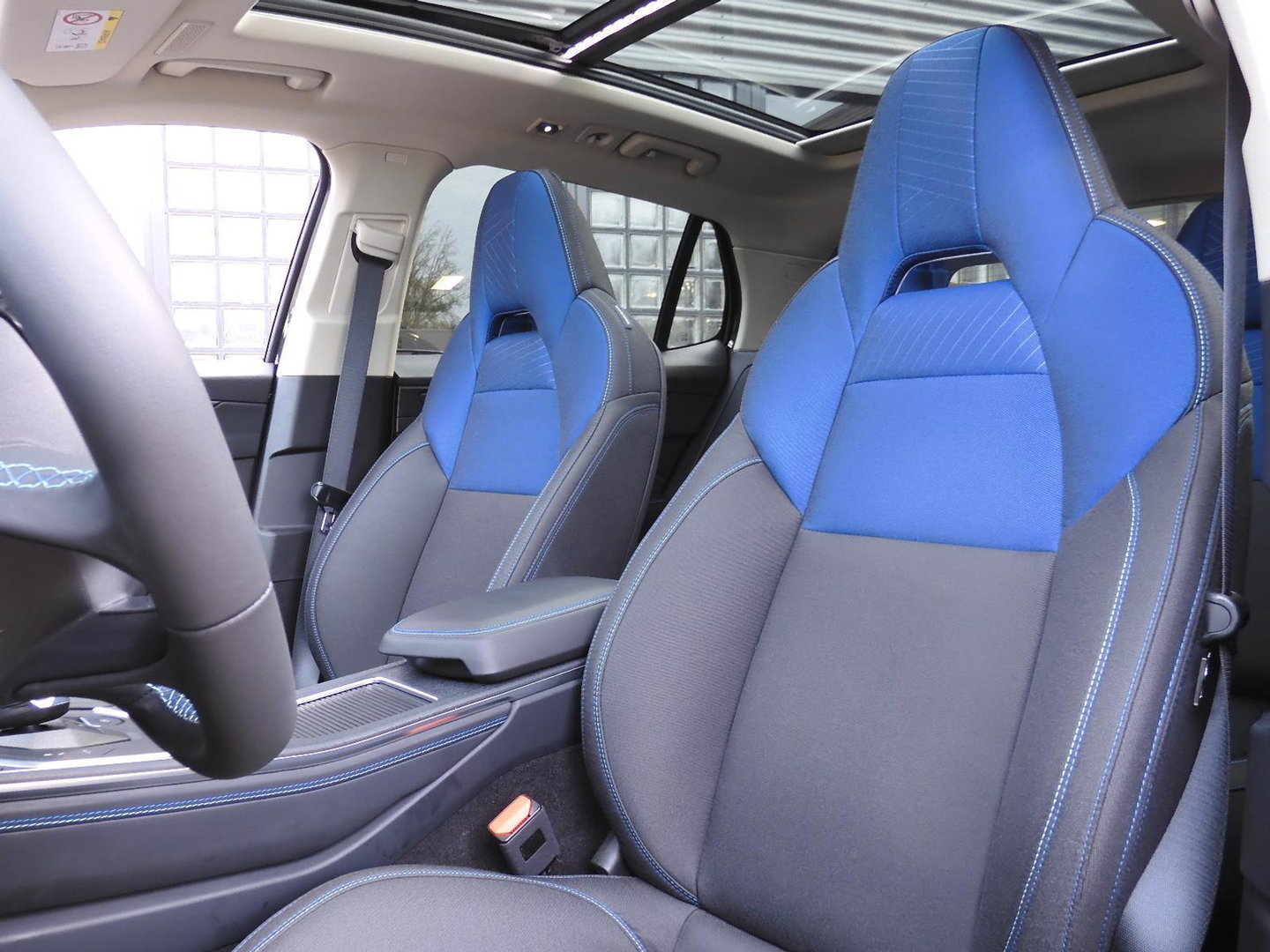 Lynk & Co 01 PHEV/ 360°CAMERA/ TREKHAAK/ PANORAMADAK/ SFEERVERLICHTING