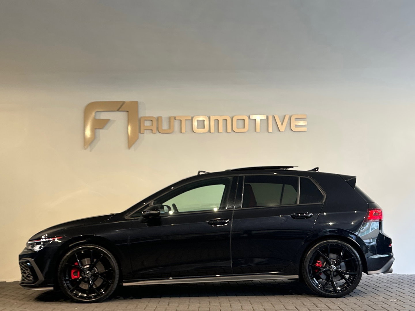 Volkswagen Golf 2.0 TSI GTI Pano|HuD|H/K|Keyless|Camera|Sfeer