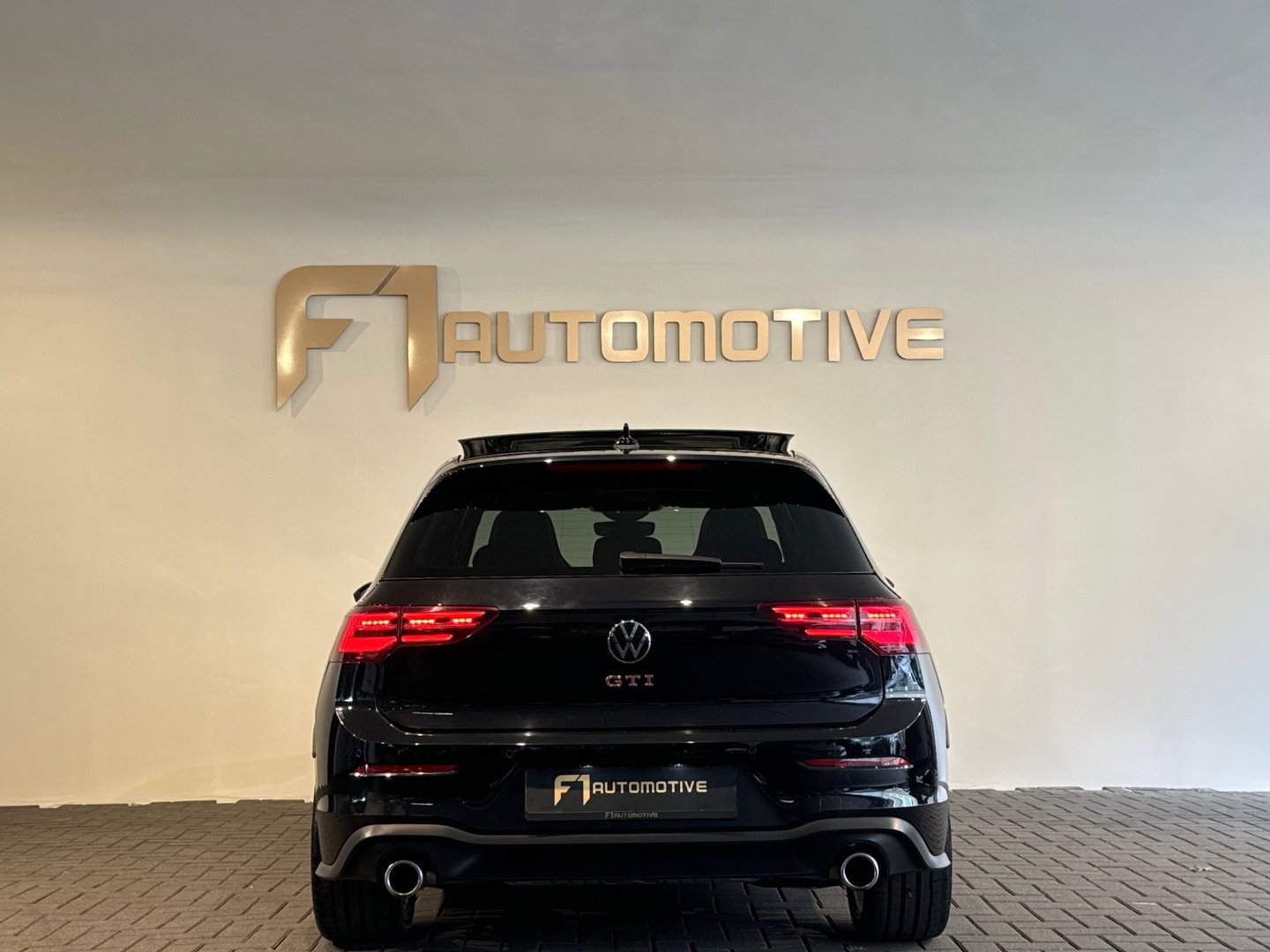 Volkswagen Golf 2.0 TSI GTI Pano|HuD|H/K|Keyless|Camera|Sfeer