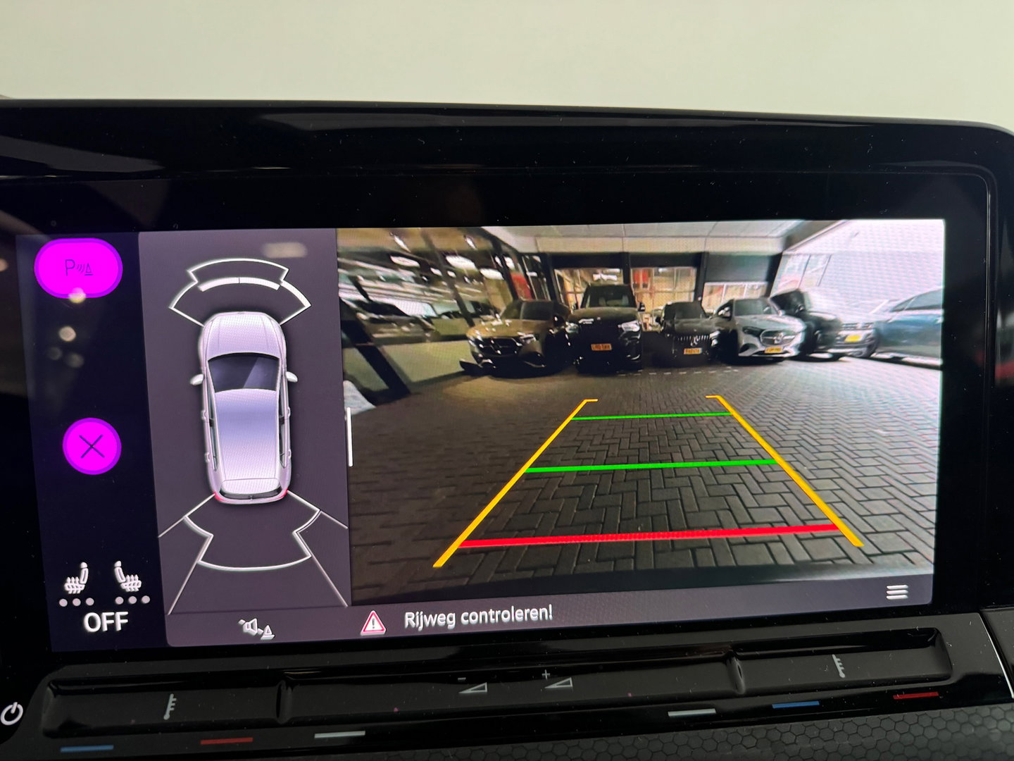 Volkswagen Golf 2.0 TSI GTI Pano|HuD|H/K|Keyless|Camera|Sfeer