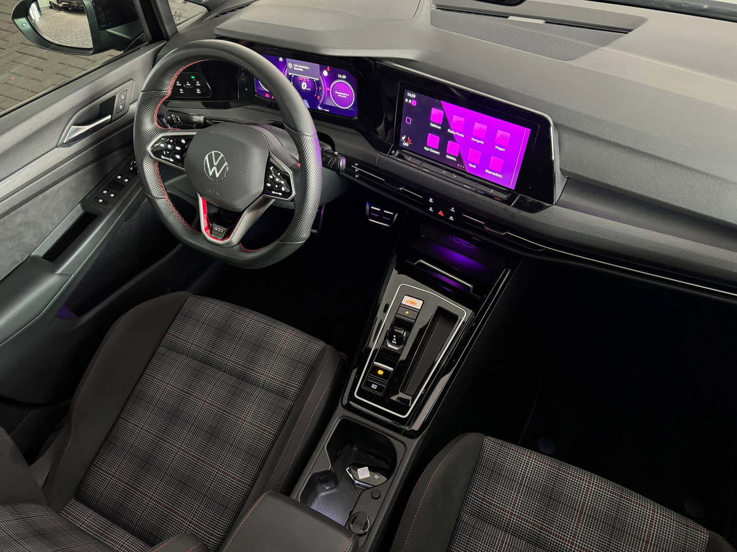 Volkswagen Golf 2.0 TSI GTI Pano|HuD|H/K|Keyless|Camera|Sfeer