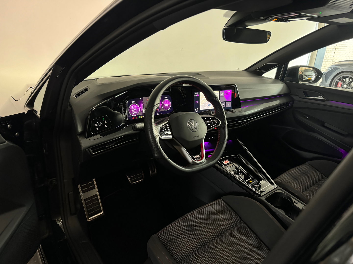 Volkswagen Golf 2.0 TSI GTI Pano|HuD|H/K|Keyless|Camera|Sfeer