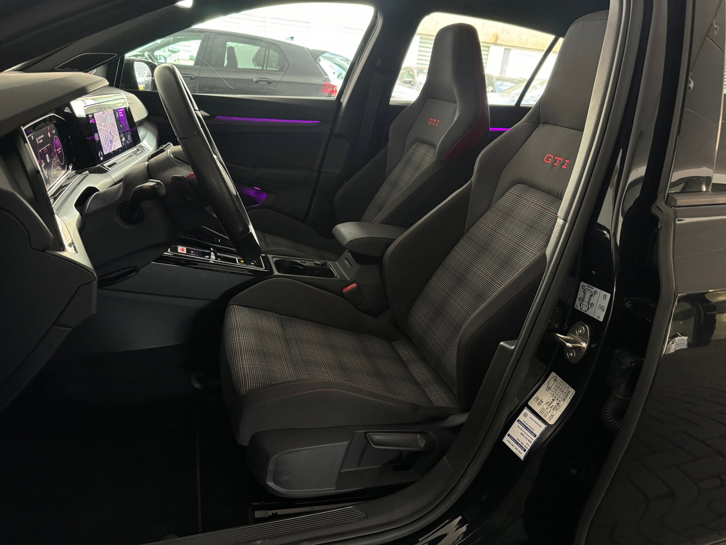 Volkswagen Golf 2.0 TSI GTI Pano|HuD|H/K|Keyless|Camera|Sfeer