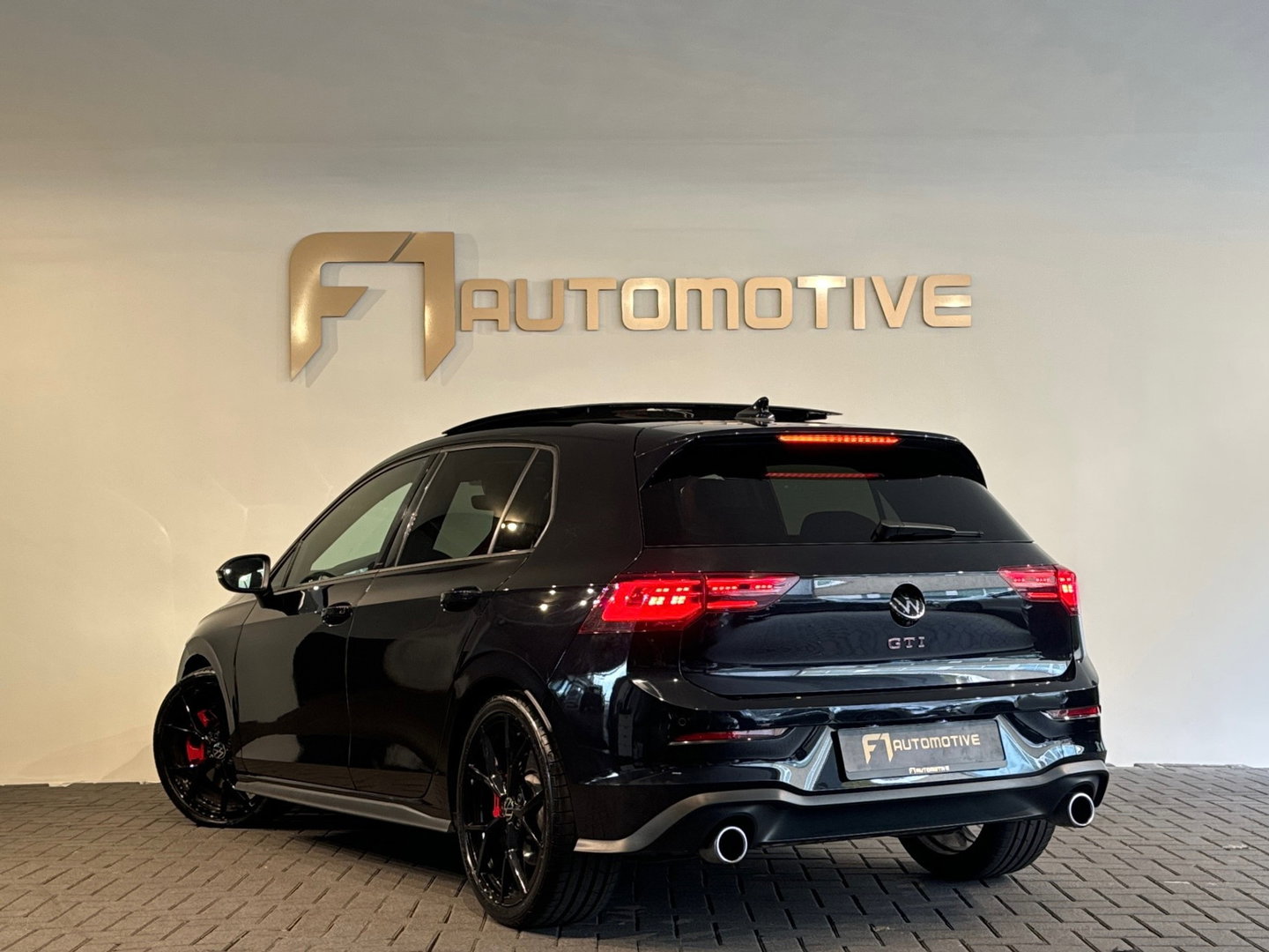 Volkswagen Golf 2.0 TSI GTI Pano|HuD|H/K|Keyless|Camera|Sfeer