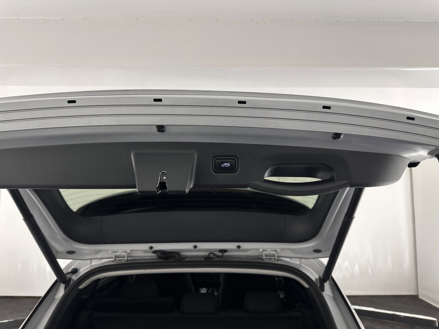 Hyundai Tucson 1.6 T-GDI HEV Comfort Smart (INCL.BTW) *FULL-LED | ADAPTIVE-CRUISE | HEATED-COMFORTSEATS | KEYLESS | CAMERA | DIGI-COCKPIT | PRIVACY-GLASS | SHIFT-PADDLES | ECC | PDC | 17''ALU*