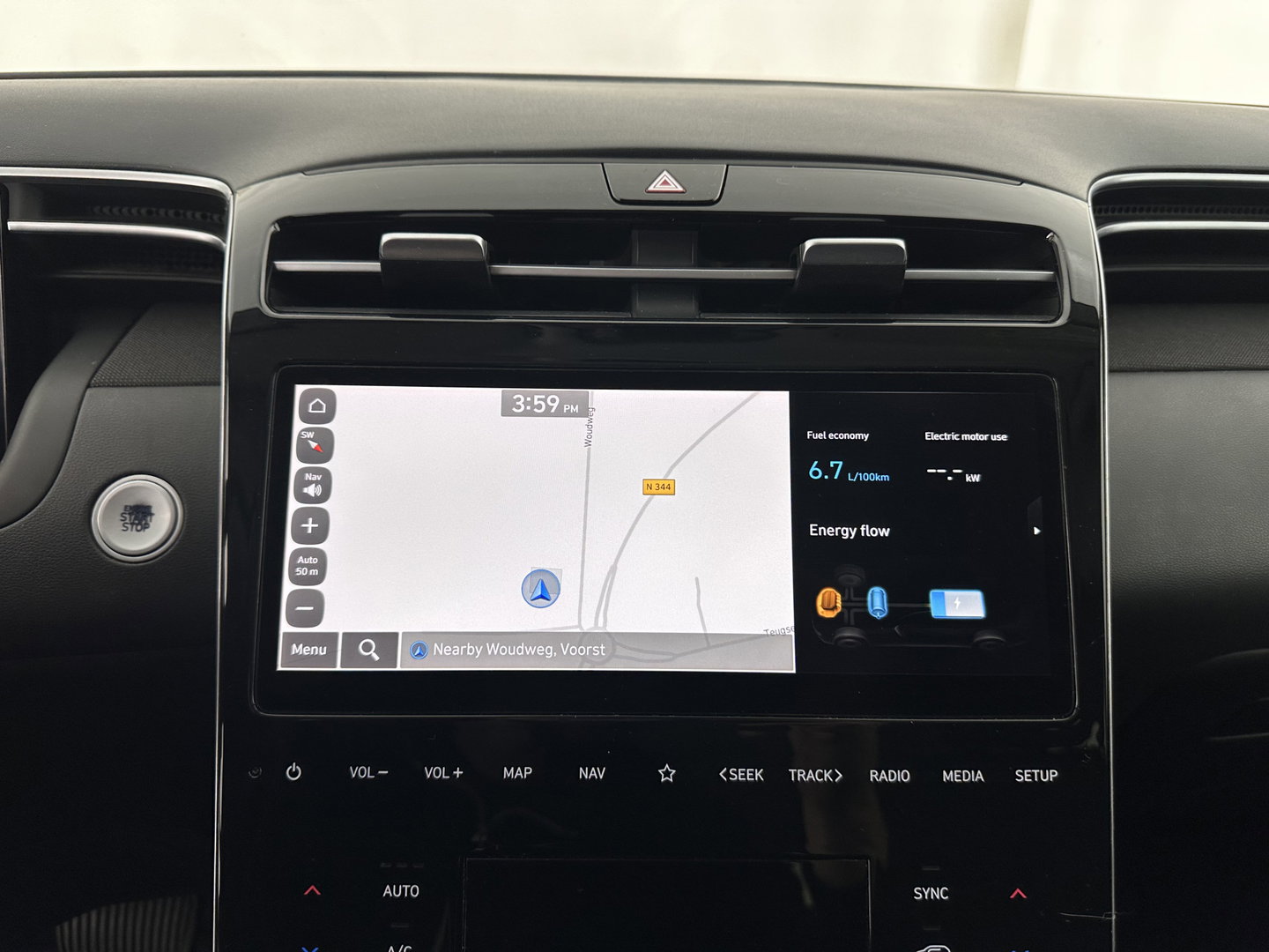 Hyundai Tucson 1.6 T-GDI HEV Comfort Smart (INCL.BTW) *FULL-LED | ADAPTIVE-CRUISE | HEATED-COMFORTSEATS | KEYLESS | CAMERA | DIGI-COCKPIT | PRIVACY-GLASS | SHIFT-PADDLES | ECC | PDC | 17''ALU*