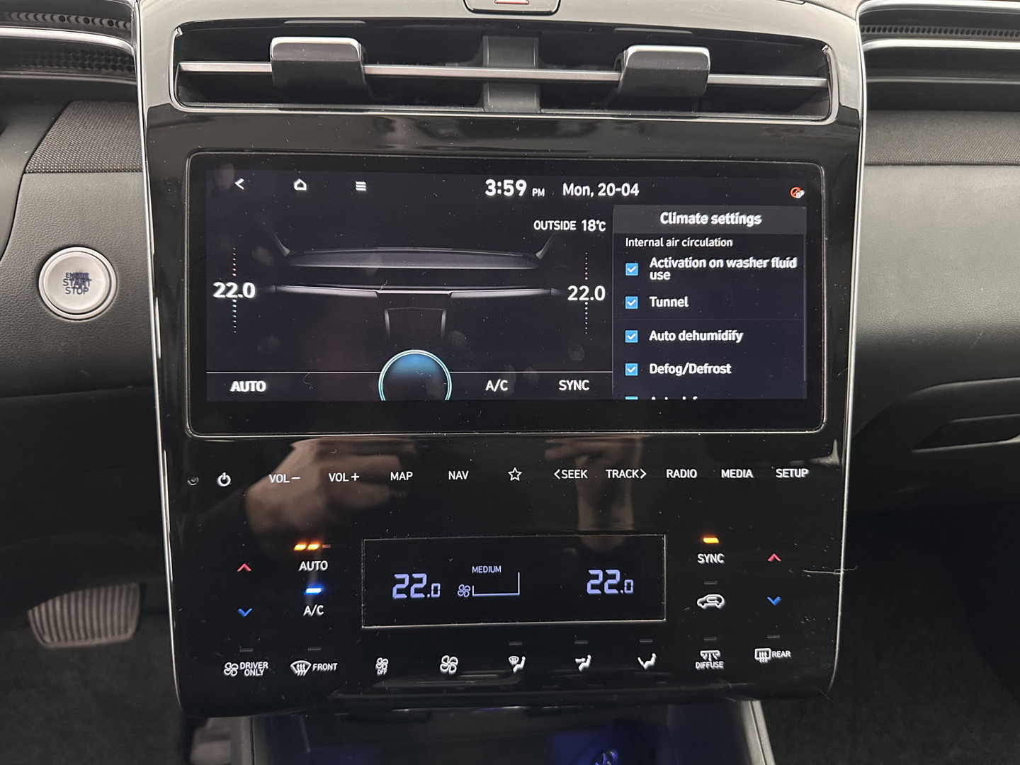 Hyundai Tucson 1.6 T-GDI HEV Comfort Smart (INCL.BTW) *FULL-LED | ADAPTIVE-CRUISE | HEATED-COMFORTSEATS | KEYLESS | CAMERA | DIGI-COCKPIT | PRIVACY-GLASS | SHIFT-PADDLES | ECC | PDC | 17''ALU*
