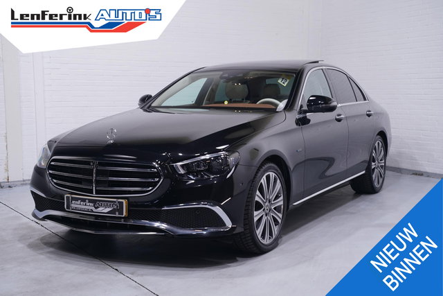 Mercedes-Benz E-Klasse - 300 e AMG Line AMG-line 360 camera matrix-koplampen keyless entry/go drivers-assist 19"-inch lmv ACC two-tone designo-leder panodak burmester surround system luchtvering matrix-koplampen electrische stoelen voor met memo