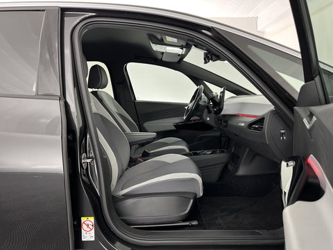 Volkswagen ID.3 First Plus 58 kWh [ 3-Fase ] {SOH-91%} (INCL-BTW) *ADAPTIVE-CRUISE | MATRIX-LED | CAMERA | KEYLESS | MICROFIBRE | AMBIENTLIGHT | NAVI-FULLMAP | DAB+ | ECC | HEATED-SPORTSEATS | DIGI-COCKPIT | 19''ALU*