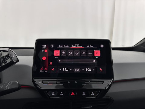 Volkswagen ID.3 First Plus 58 kWh [ 3-Fase ] {SOH-91%} (INCL-BTW) *ADAPTIVE-CRUISE | MATRIX-LED | CAMERA | KEYLESS | MICROFIBRE | AMBIENTLIGHT | NAVI-FULLMAP | DAB+ | ECC | HEATED-SPORTSEATS | DIGI-COCKPIT | 19''ALU*