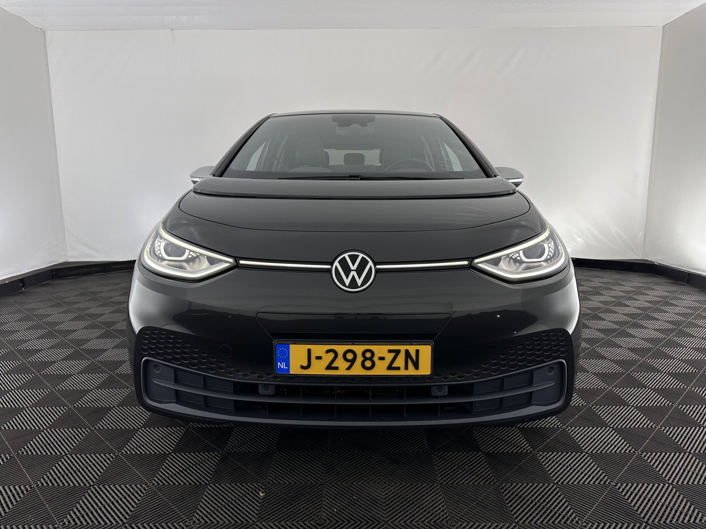 Volkswagen ID.3 First Plus 58 kWh [ 3-Fase ] {SOH-91%} (INCL-BTW) *ADAPTIVE-CRUISE | MATRIX-LED | CAMERA | KEYLESS | MICROFIBRE | AMBIENTLIGHT | NAVI-FULLMAP | DAB+ | ECC | HEATED-SPORTSEATS | DIGI-COCKPIT | 19''ALU*