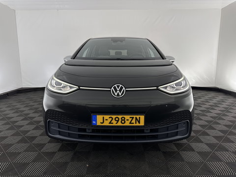 Volkswagen ID.3 First Plus 58 kWh [ 3-Fase ] {SOH-91%} (INCL-BTW) *ADAPTIVE-CRUISE | MATRIX-LED | CAMERA | KEYLESS | MICROFIBRE | AMBIENTLIGHT | NAVI-FULLMAP | DAB+ | ECC | HEATED-SPORTSEATS | DIGI-COCKPIT | 19''ALU*